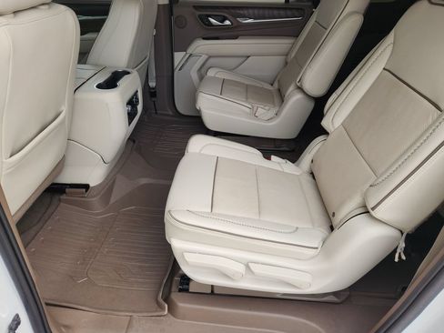 Used 2023 GMC Yukon XL Denali AWD/4WD image 31