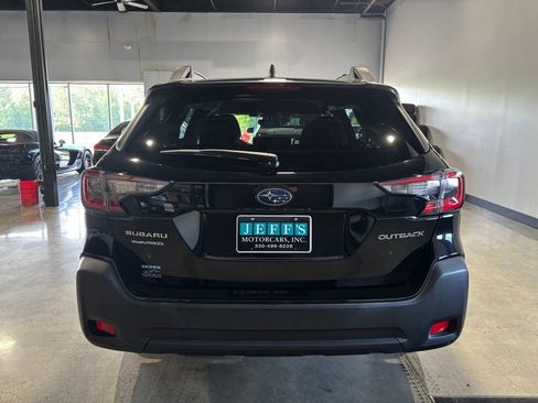Used 2023 Subaru Outback Premium AWD/4WD image 6