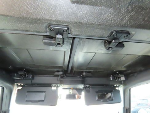 New 2025 Ford Bronco 4-Door image 22