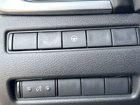 Used 2023 Nissan Rogue SV image 23