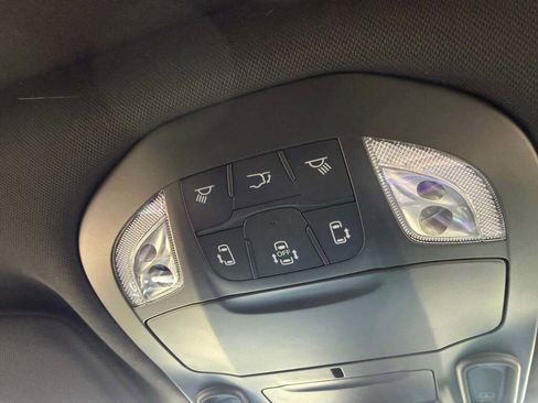 New 2026 Chrysler Pacifica Limited image 39