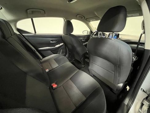 Used 2022 Nissan Sentra SV FWD image 12