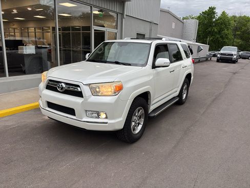 Used 2012 Toyota 4Runner SR5 w/ Premium Pkg w/3rd Row Seat image 2