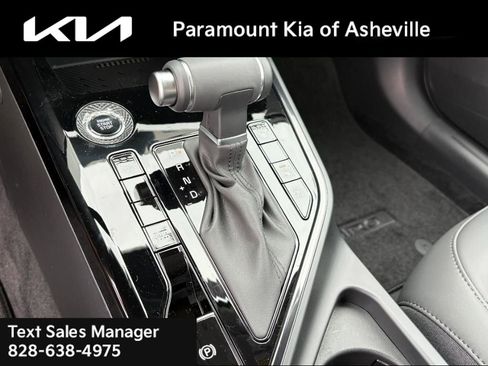 New 2025 Kia Niro EX image 26