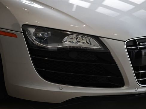 Used 2011 Audi R8 V10 image 2