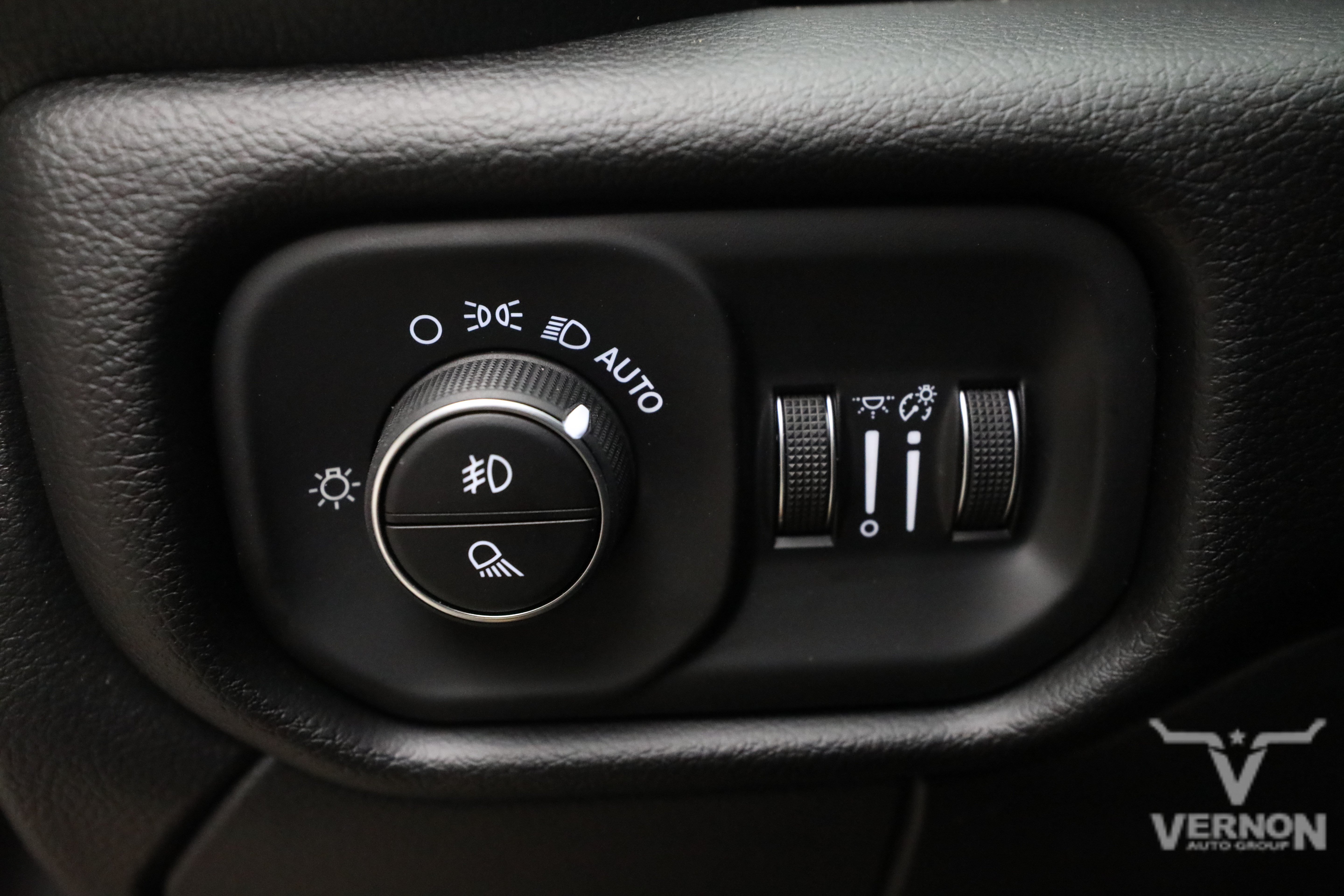 New 2027 RAM 3500 Laramie AWD/4WD image 14