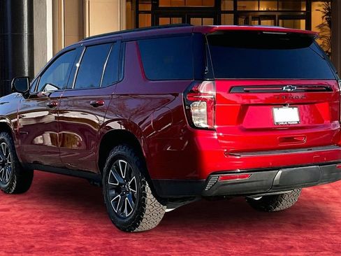 Used 2024 Chevrolet Tahoe Z71 w/ Luxury Package AWD/4WD image 4