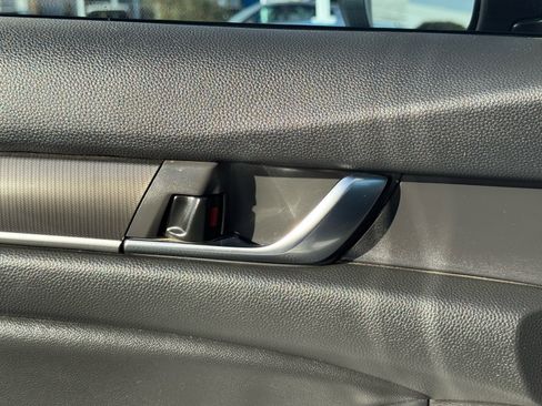 Used 2019 Honda Accord Sport image 21