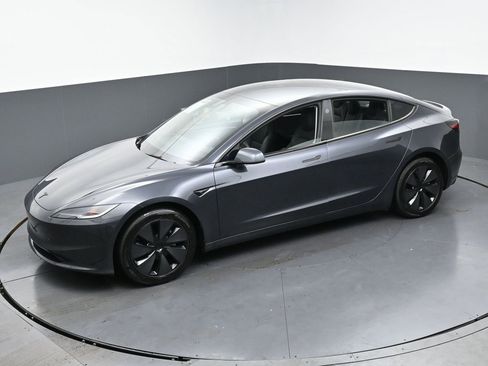 Used 2025 Tesla Model 3 Long Range image 42