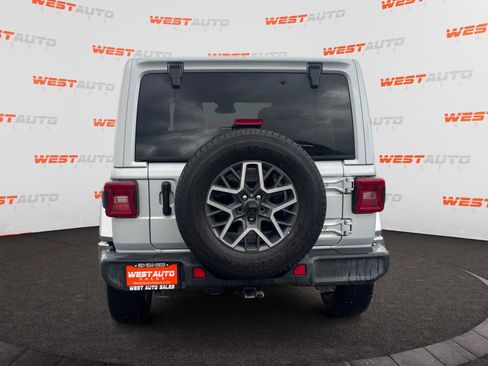 Used 2024 Jeep Wrangler Unlimited Sahara AWD/4WD image 4
