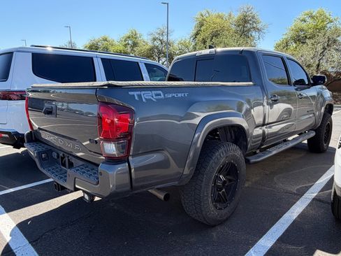 Used 2019 Toyota Tacoma TRD Sport w/ Technology Package image 3