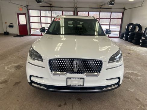 Used 2023 Lincoln Aviator AWD w/ Premium Package image 2
