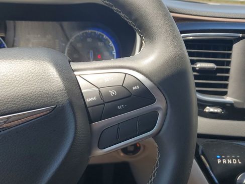 Used 2024 Chrysler Voyager LX image 26