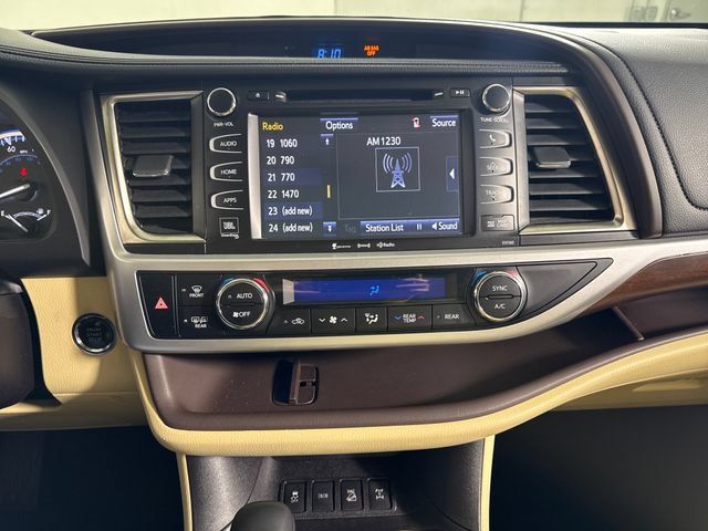 Used 2016 Toyota Highlander Limited Platinum AWD/4WD image 32