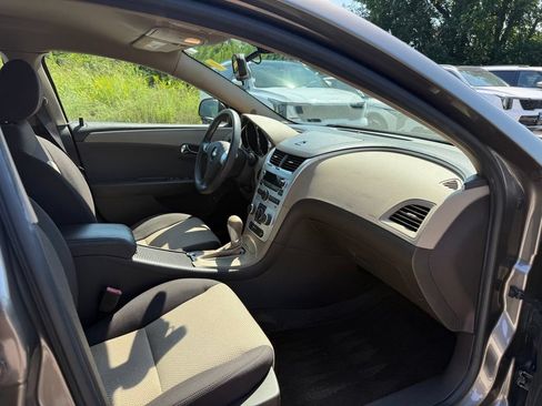 Used 2010 Chevrolet Malibu LS FWD image 20
