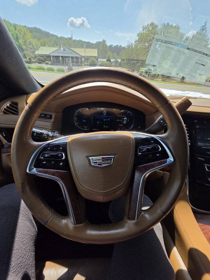 Used 2017 Cadillac Escalade ESV Platinum AWD/4WD image 16