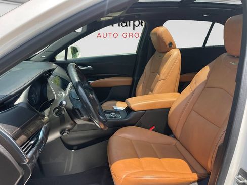 Used 2019 Cadillac XT4 Premium Luxury w/ Technology Package AWD/4WD image 32