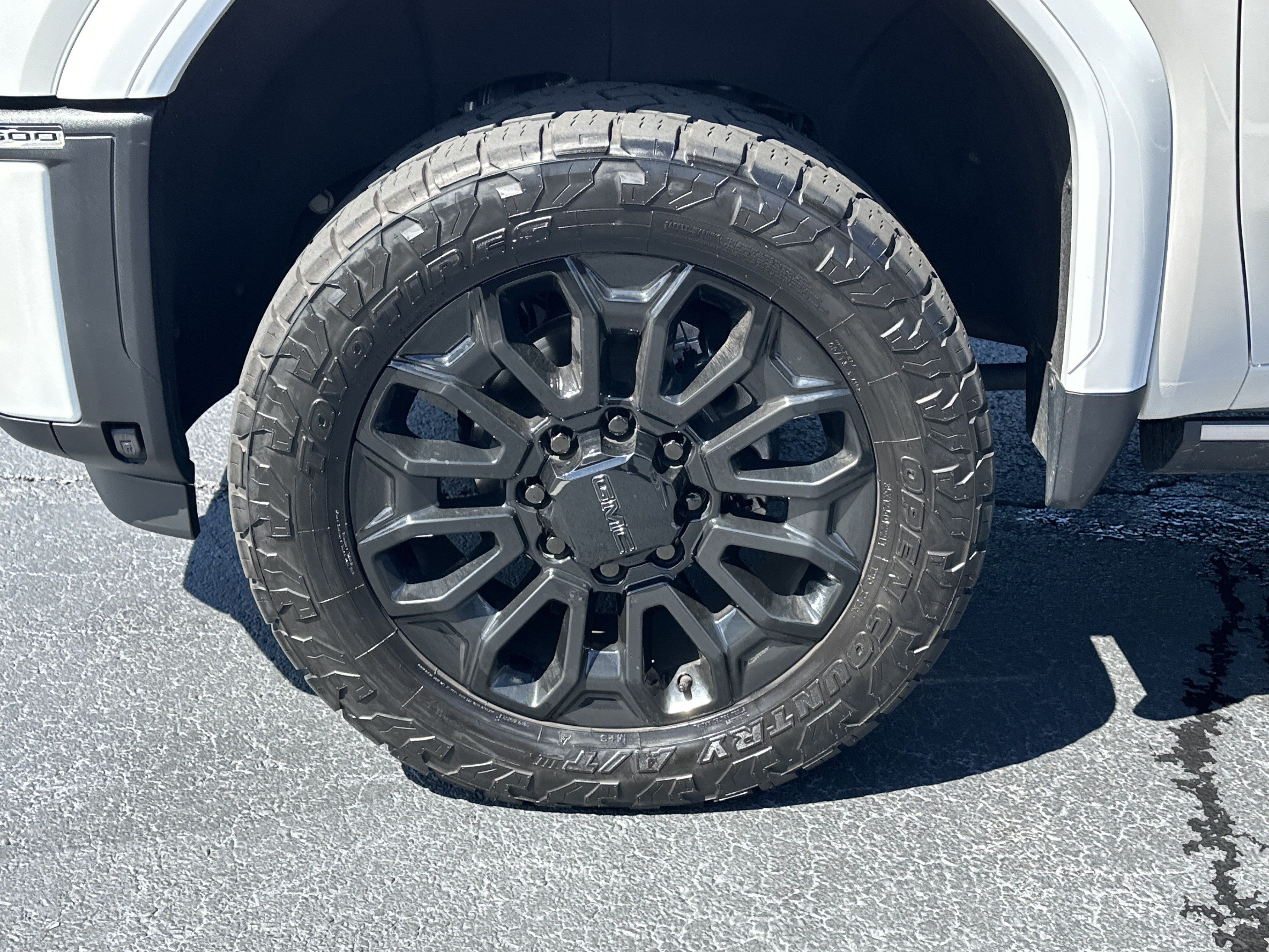 Used 2025 GMC Sierra 2500 Denali Ultimate AWD/4WD image 11