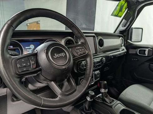 Used 2022 Jeep Wrangler Sport AWD/4WD image 17