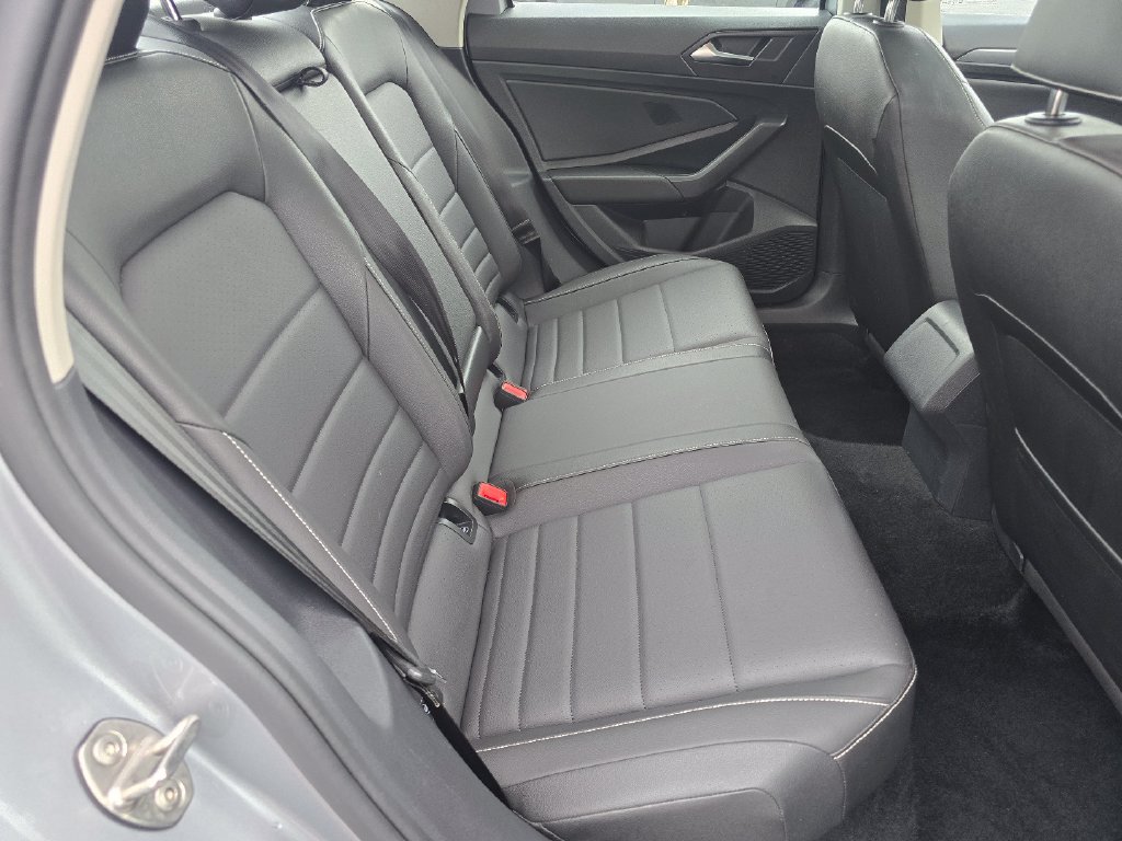 Used 2024 Volkswagen Jetta SE FWD image 25