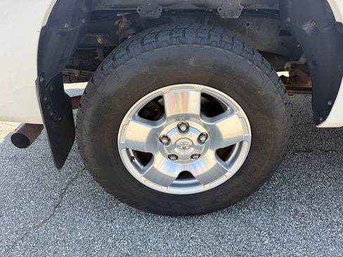 Used 2012 Toyota Tundra Limited w/ Memory Pkg AWD/4WD image 18