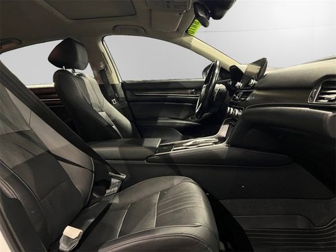 Used 2020 Honda Accord Touring image 10