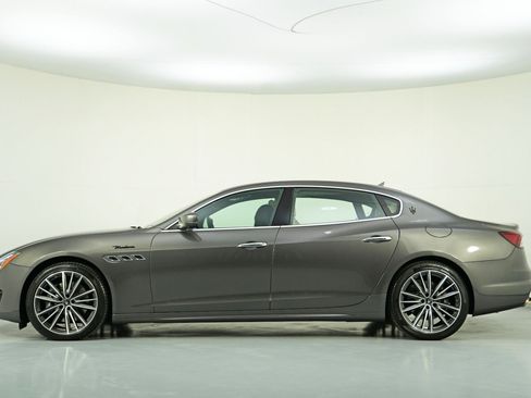 Used 2022 Maserati Quattroporte Modena Q4 image 9