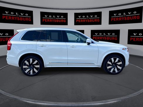 Used 2023 Volvo XC90 T8 Ultimate image 9