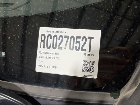 Used 2024 Chevrolet Trax LT w/ Sunroof Package FWD image 35