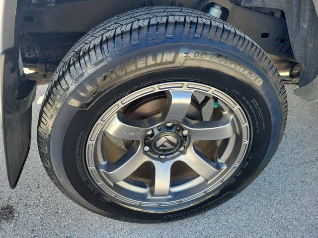 Used 2012 Toyota Tacoma PreRunner w/ TRD Sport Pkg RWD image 8