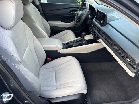 Used 2023 Honda Accord EX image 14