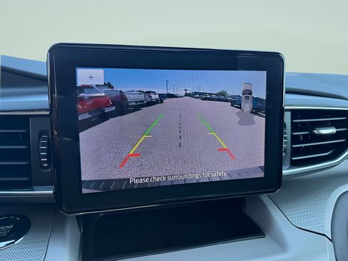 Used 2023 Ford Explorer XLT w/ Equipment Group 202A AWD/4WD image 12