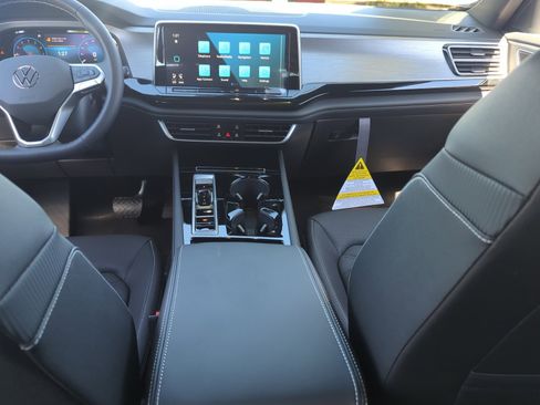 New 2026 Volkswagen Atlas Cross Sport SE AWD/4WD image 18