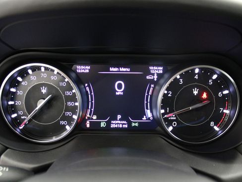 Used 2022 Maserati Levante GT image 19