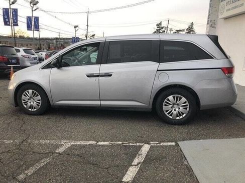 Used 2014 Honda Odyssey LX image 16