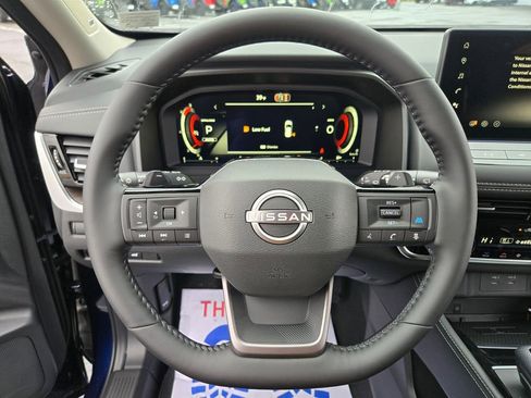 New 2026 Nissan Rogue Platinum image 9