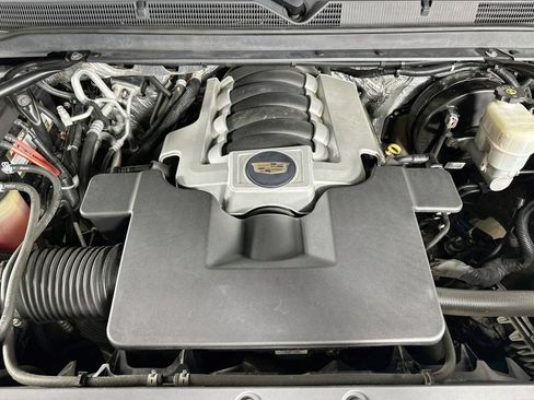 Used 2018 Cadillac Escalade Platinum AWD/4WD image 13