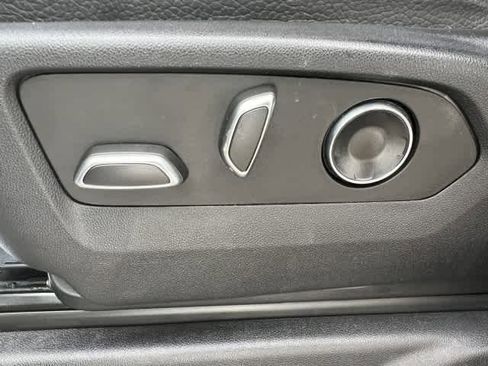 Used 2023 GMC Yukon Denali image 15