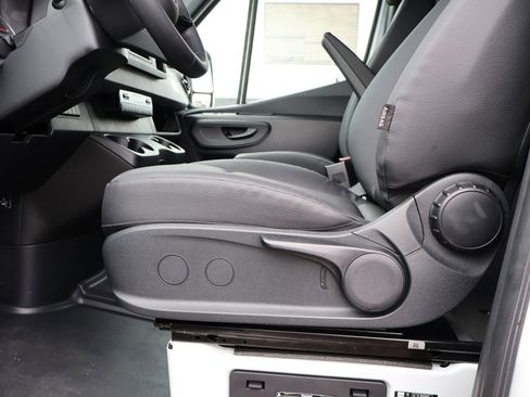 New 2026 Mercedes-Benz Sprinter 2500 image 40