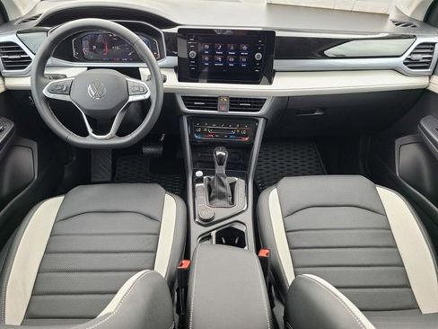 New 2025 Volkswagen Taos SEL image 18