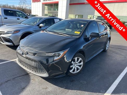 Used 2020 Toyota Corolla LE image 1