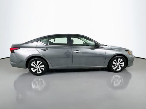 Used 2024 Nissan Altima 2.5 S image 5