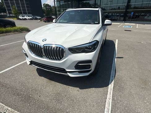Used 2022 BMW X5 xDrive40i w/ Premium Package AWD/4WD image 9