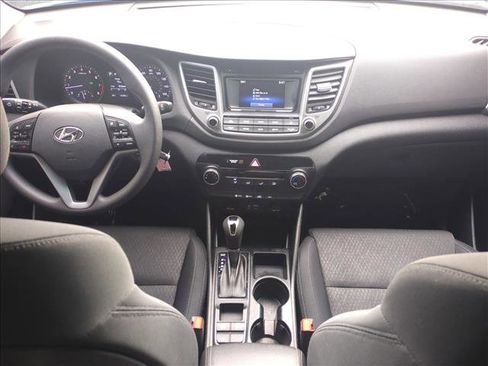 Used 2017 Hyundai Tucson SE image 16