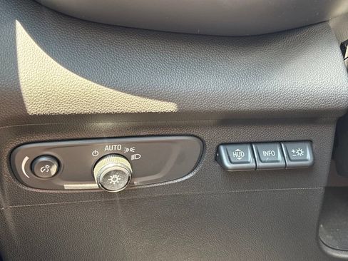 Used 2023 Buick Envision Avenir FWD image 27