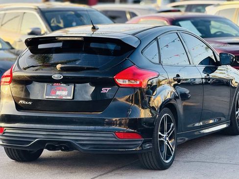 Used 2017 Ford Focus ST w/ Equipment Group 401A image 6