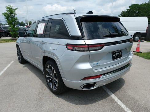 Used 2023 Jeep Grand Cherokee Overland w/ Advanced Protech Group III AWD/4WD image 9