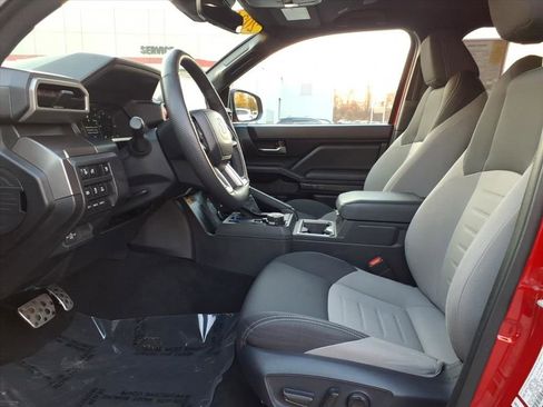 Used 2024 Toyota Tacoma TRD Sport image 5