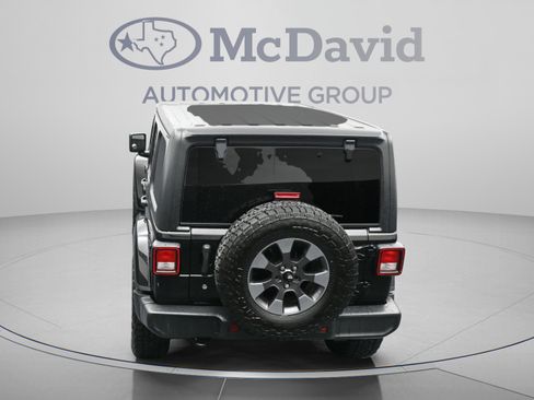 Used 2018 Jeep Wrangler Unlimited Sahara AWD/4WD image 37