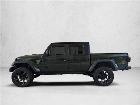Used 2022 Jeep Gladiator Sport AWD/4WD image 2